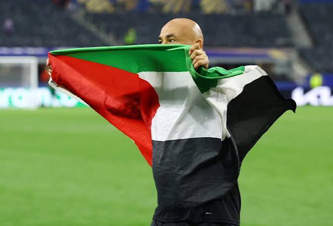 Di Tengah Riuh Piala Dunia, Hossam Hassan Mengingatkan Dunia tentang Palestina